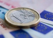 Αυξημένη ζήτηση και μειωμένο επιτόκιο στο 2,33% στη δημοπρασία των 3μηνων εντόκων