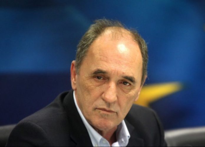 Συνάντηση Γ. Σταθάκη με στελέχη της Tesla για τα «έξυπνα» και «ενεργειακά» νησιά