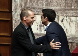 Βαρουφάκης «καρφώνει» Τσίπρα: Η κυβέρνηση μου προκαλεί θλίψη