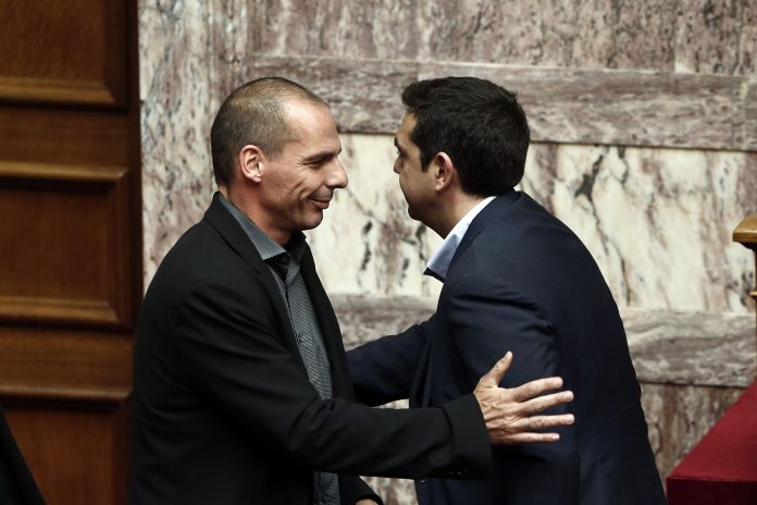 Βαρουφάκης «καρφώνει» Τσίπρα: Η κυβέρνηση μου προκαλεί θλίψη