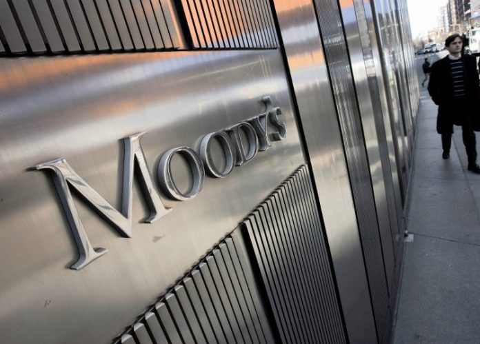 Moody’s: Αναθεωρούνται σε σταθερές οι προοπτικές πέντε ελληνικών τραπεζών