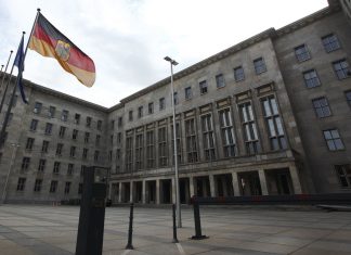 Χάνει τη δυναμική της η γερμανική οικονομία