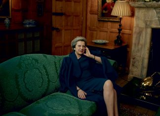 Δειλή… αύξηση του ρυθμού ανάπτυξης της βρετανικής οικονομίας