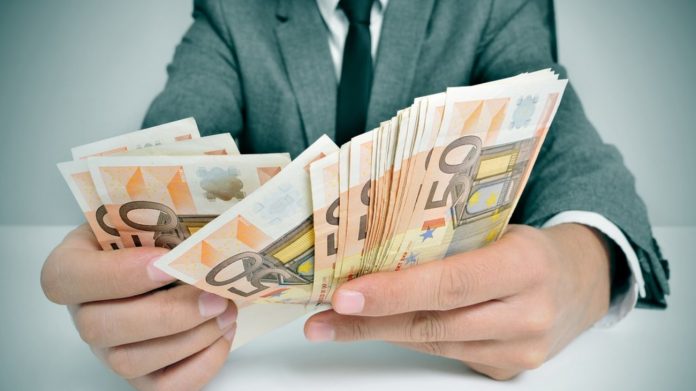 Είσπραξη φόρων μόνο από κατασχέσεις!