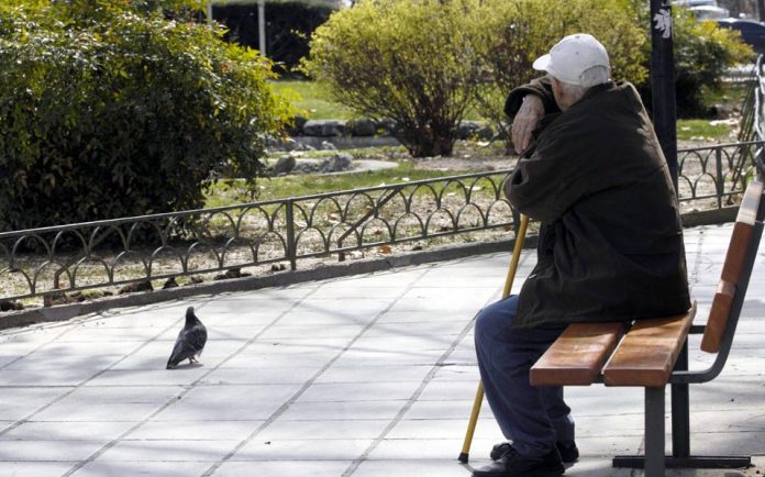 «Κλείδωσαν» στα 384 ευρώ οι συντάξεις χηρείας