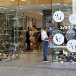 Ξεκινούν οι θερινές εκπτώσεις - Προαιρετικά ανοικτά τα καταστήματα την Κυριακή 14/07