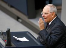 Ο Σόιμπλε στηρίζει τα σχέδια της ΕΚΤ για τα «κόκκινα» δάνεια Ο Σόιμπλε στηρίζει τα σχέδια της ΕΚΤ για «κόκκινα» δάνεια