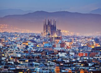 Βουτιά 15% στον τουρισμό στην Καταλονία μετά το δημοψήφισμα