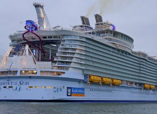 Royal Caribbean: Ακύρωση των κρουαζιέρων της στην Τουρκία και αντικατάσταση τους με ελληνικά νησιά