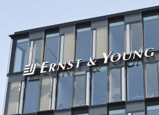 EY: Στα 1,4 τρισ. δολάρια τα επιχειρηματικά deals ά εξάμηνο