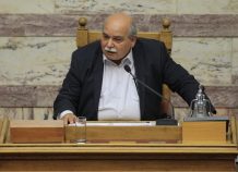 Επιστημονικές και πολιτικές ακροβασίες τα περί καταβολής αναδρομικών στους βουλευτές