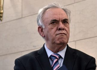 Δραγασάκης: Τα μνημόνια καθήλωσαν τη χώρα