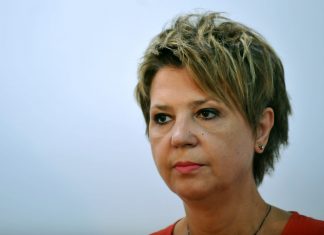 Η Γεροβασίλη για πλεόνασμα, επίορκους υπαλλήλους, εκλογές