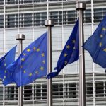 Η Κομισιόν απαντά στο Βερολίνο: Το ευρωπαϊκό δίκαιο υπερισχύει του γερμανικού Φον ντερ Λάιεν: Εξετάζουμε ακόμη και την προσφυγή εναντίον της Γερμανίας για την απόφαση του Συνταγματικού Δικαστηρίου