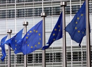 Φον ντερ Λάιεν: Εξετάζουμε ακόμη και την προσφυγή εναντίον της Γερμανίας για την απόφαση του Συνταγματικού Δικαστηρίου