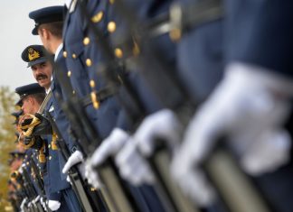 Μειώσεις σοκ στις συντάξεις των ενστόλων