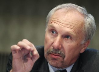 Νοβότνι: Να εγκαταλείψει η ΕΚΤ την επεκτατική νομισματική