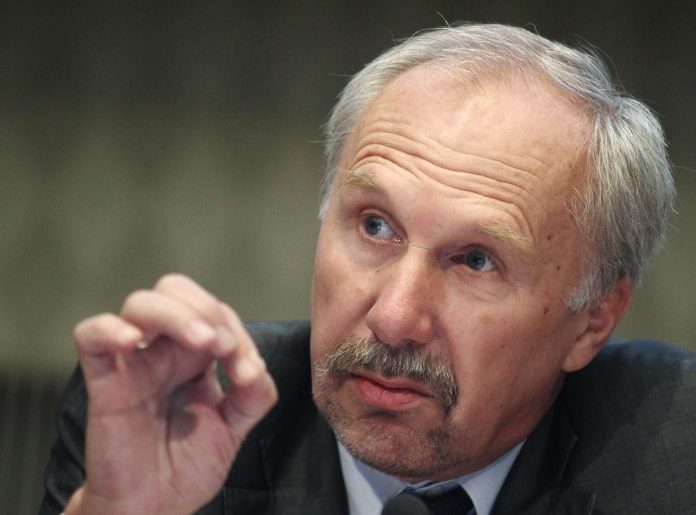 Νοβότνι: Να εγκαταλείψει η ΕΚΤ την επεκτατική νομισματική