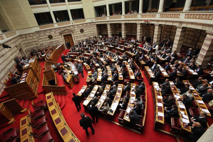 Ψηφίστηκε το νομοσχέδιο για την αγορά των τυχερών παιγνίων