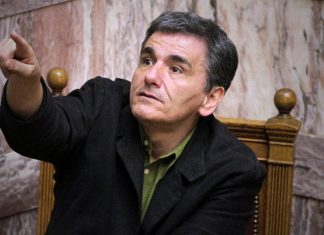 Τσακαλώτος στους Financial Times