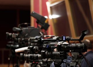 Βουλή: Υπερψηφίστηκε η τροπολογία για τις τηλεοπτικές άδειες