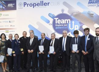 AMVER: Βράβευσαν την ανθρωπιά των Ελλήνων ναυτικών