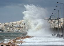 Κλειστό το λιμάνι της Κέρκυρας λόγω θυελλωδών ανέμων