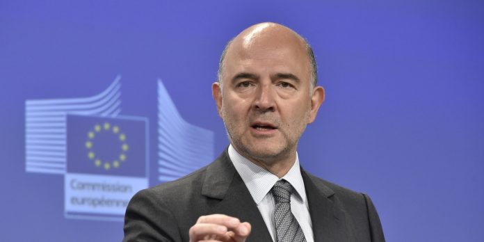 Μοσκοβισί: Να αυξήσουν κράτη με υψηλό χρέος παραγωγικότητα