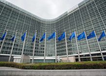 Φον ντερ Λάιεν: Η υπό όρους αδειοδότηση εμβολίων μπορεί να δοθεί το δεύτερο δεκαπενθήμερο του Δεκεμβρίου