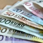 Μέχρι την Τρίτη οι αιτήσεις για το κοινωνικό μέρισμα Στο ΦΕΚ η απόφαση για το Κοινωνικό Μέρισμα του 2018, ύψους 710 εκατ. ευρώ