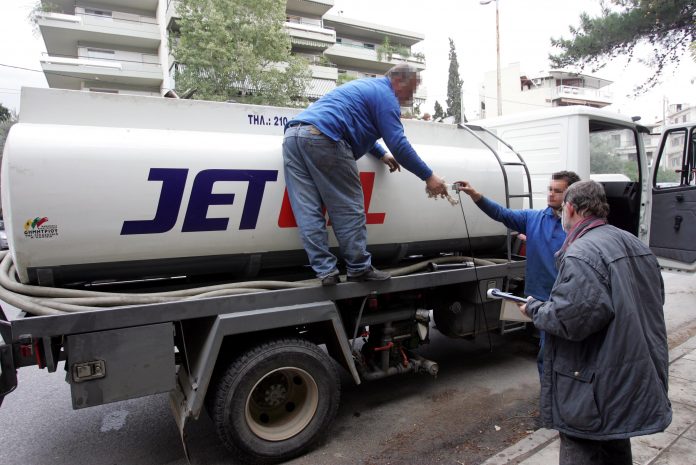 ΠΟΠΕΚ: Ζητάει μείωση του φόρου στο πετρέλαιο θέρμανσης