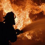 Πυρκαγιά σε εργοστάσιο πλαστικών υλών στη Θεσσαλονίκη Πυρκαγιά σε εργοστάσιο πλαστικών υλών στη Θεσσαλονίκη