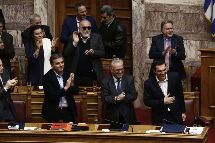 Ψηφίστηκε με 153 ψήφους από την Ολομέλεια της Βουλής ο κρατικός Προϋπολογισμός 2018.