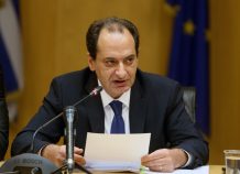 Ο Χρ. Σπίρτζης κατά του διοικητή της ΤτΕ Ο Χρ. Σπίρτζης κατά του διοικητή της ΤτΕ