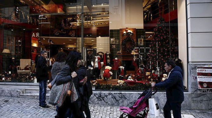 Διάχυτο το εορταστικό κλίματα στην αγορά