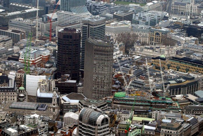 FTSE 100: Έκλεισε το 2017 με νέο υψηλό ρεκόρ