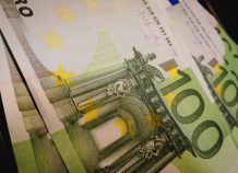 Στα 1,1796 δολάρια η ισοτιμία ευρώ/δολαρίου Στα 1,1796 δολάρια η ισοτιμία ευρώ/δολαρίου