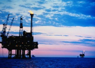 Οι τιμές του Brent έσπασαν το φραγμα των 65 δολαρίων