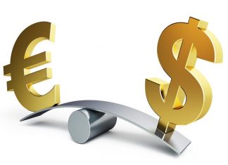 Πτώση καταγράφει το ευρώ