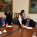 ΥΝΑΠ: Μνημόνιο συνεργασίας με το Πανεπιστήμιο Πειραιά υπέγραψε ο Παναγιώτης Κουρουμπλής