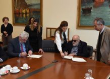 ΥΝΑΠ: Μνημόνιο συνεργασίας με το Πανεπιστήμιο Πειραιά υπέγραψε ο Παναγιώτης Κουρουμπλής