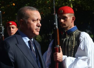 Προκαλεί ο Ερντογάν: Επιμένει για τη Συνθήκη της Λωζάνης