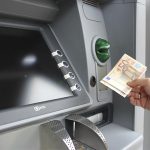 Αυξάνονται έως και 3 ευρώ οι χρεώσεις για αναλήψεις από ΑΤΜ άλλων τραπεζών Από σήμερα έως και 3 ευρώ οι χρεώσεις για αναλήψεις από ΑΤΜ άλλων τραπεζών