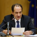 Διάψευση Σπίρτζη για τις πινακίδες των οχημάτων Ενίσχυση της συνεργασίας με τη Ρωσία στις σιδηροδρομικές μεταφορές και τις υποδομές
