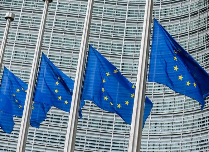 Οκτώ ευρωπαϊκές τράπεζες κατηγορούνται για καρτέλ στα ομόλογα από την Κομισιόν