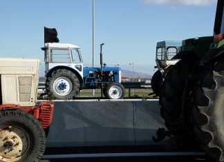 Μπλόκα αγροτών σε όλη τη χώρα