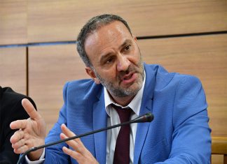 Ο «μεγάλος αδελφός» θα εξετάζει υποψήφιους οδηγούς
