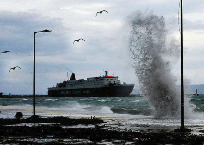 Προβλήματα στις ακτοπλοϊκές συγκοινωνίες, λόγω ισχυρών ανέμων