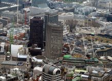 FTSE 100: Ανήλθε σε νέο υψηλό επίπεδο FTSE 100: Ανήλθε σε νέο υψηλό επίπεδο