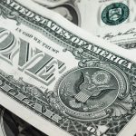 Σημαντική υποχώρηση κατέγραψε το δολάριο